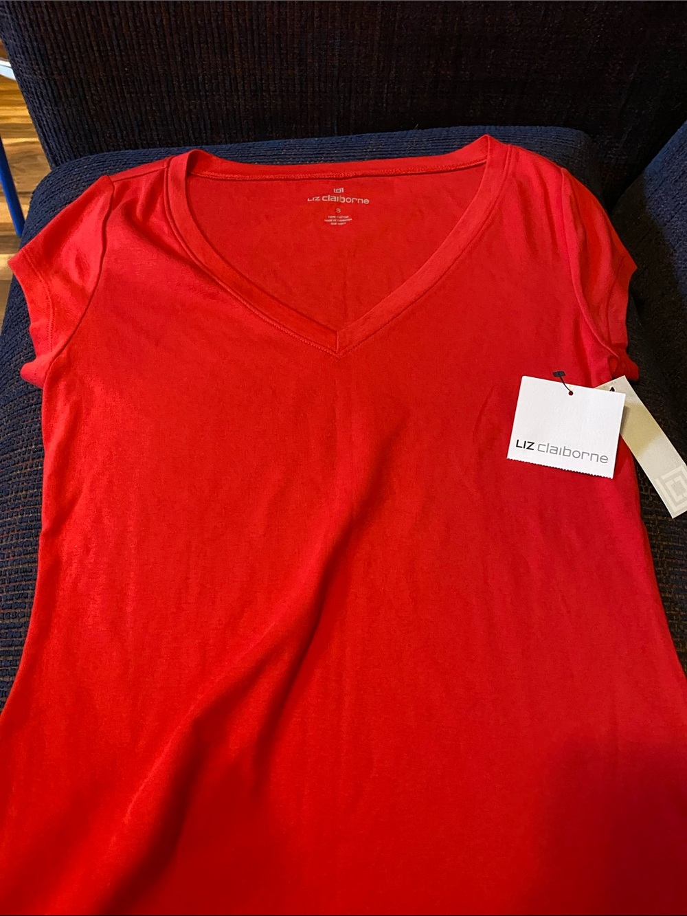 Liz Claiborne Bright Red V‑Neck Short Sleeve Tee